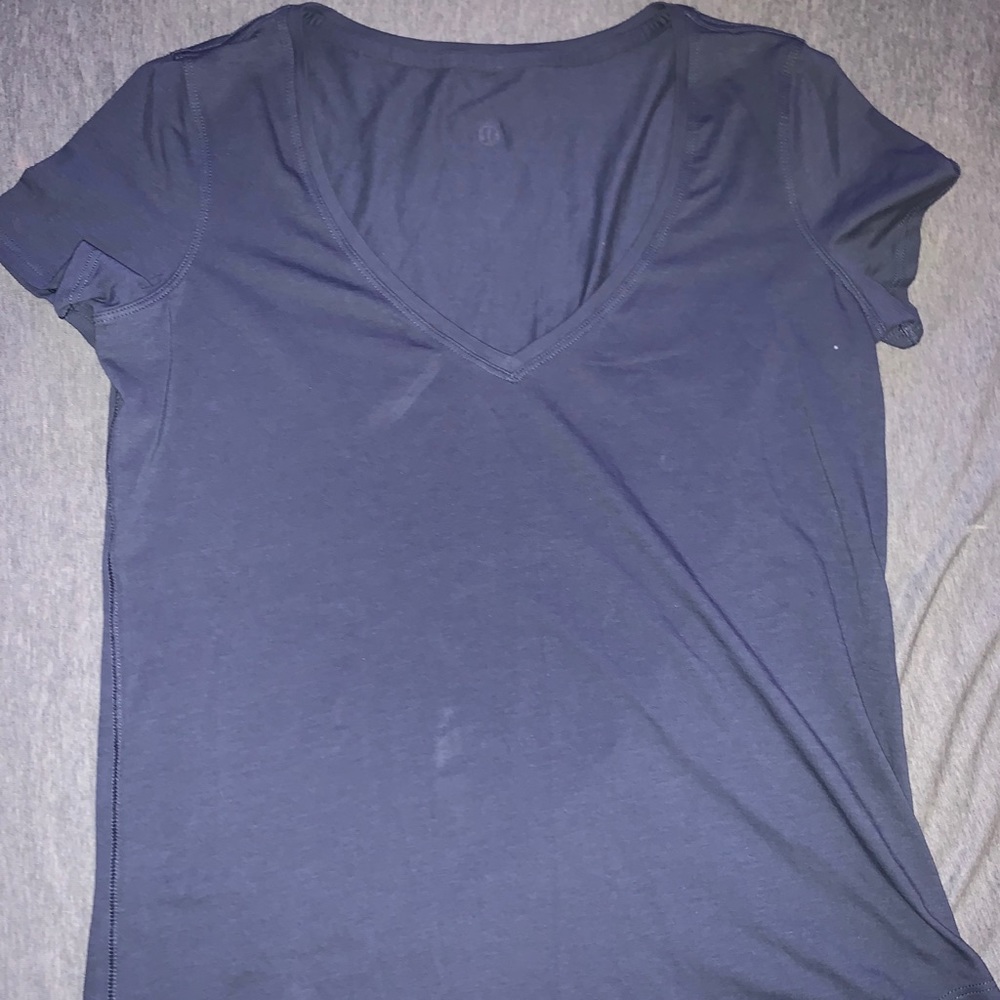 SOLD 💗 Gray Lululemon Love Vneck Tee